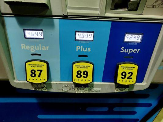 Da gas prices with card as of April 14, 2023