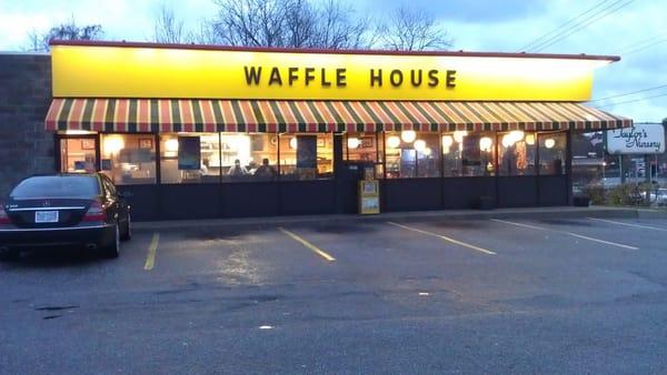 Waffle House as dawn is breaking