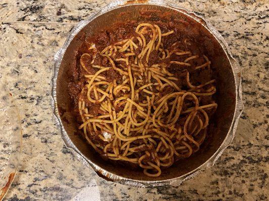 Spaghetti with meat sauce ! Almost looks like they gave me someone's left overs with this kind of presentation.