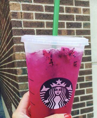 Mango Dragonfruit Refresher!