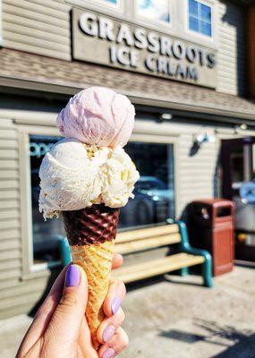 1 1/2 scoop in a cone: strawberry + pistachio