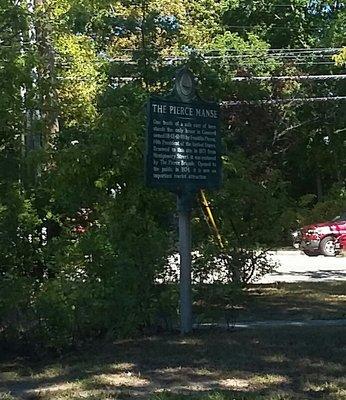 Pierce Manse marker along rt. 3. Says the historic home museum is 1/4 mile "east of here".