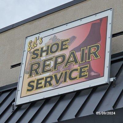 Front sign.  Old Clairton Road - Bill Green's Shopping Center