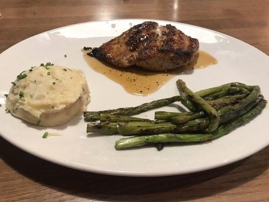 Oak Barrel Salmon entree with mashed potatoes and seasonal vegetable (asparagus) 8oz