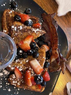 Special! French toast with berries and bacon