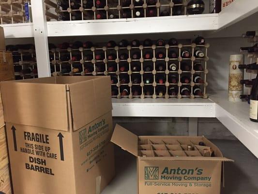 Hundreds wine bottles - no problem. Professional packing services.