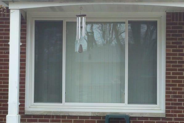 This was four fixed panes... with a new End Vent Slider you get a picture window in the middle, and Half the surface for fresh air.