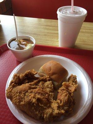 The chicken & mashed potatoes w/ gravy had wonderful flavor. The sweet tea had to be made by someone's grandmother. Cost was under $7.00.