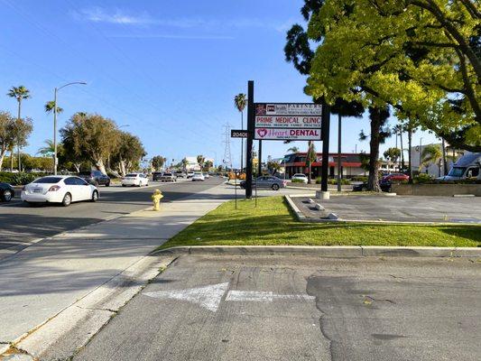 Street view of Heart Dental. Between Avalon Blvd and Del Amo Blvd, close to McDonald, Pizza Hut, Jack in the box.