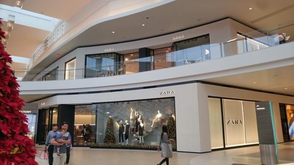 2 FLOORS ZARA STORES