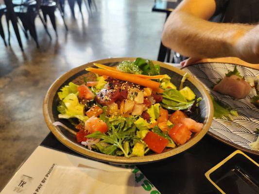 chirashi salad bowl