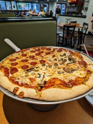 XL - half pepperoni and half green olives and mushrooms