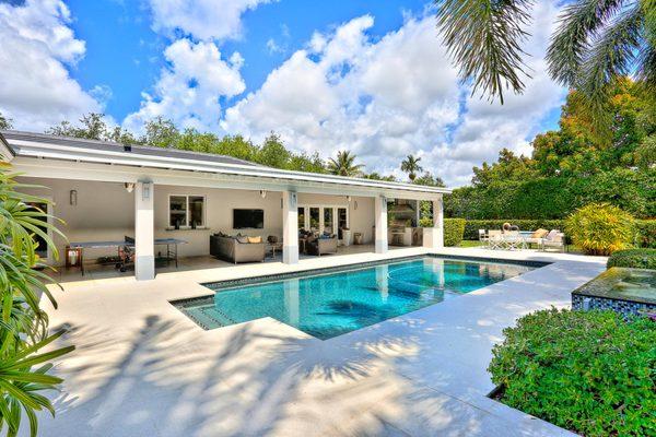 14625 SW 75 Ave, Palmetto Bay Sold for $920,000