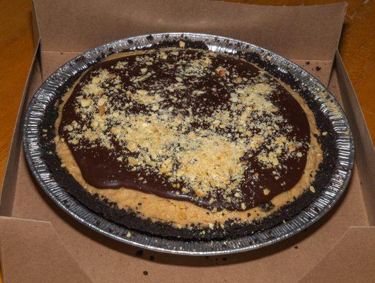 Chocolate Peanut Butter Pie!!! Thirty Dollars worth of Pure Delight!!! (keepsmilingphoto.com)