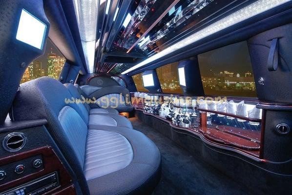 Escalade stretch interior (18 Passengers)