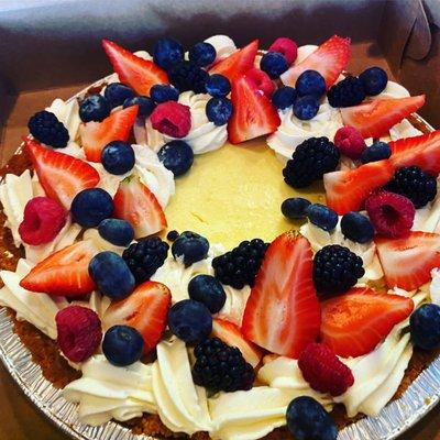 Lemon icebox pie w/fresh berries