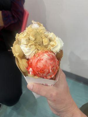 Strawberry Cheesecake Ice Cream Bubble Waffle