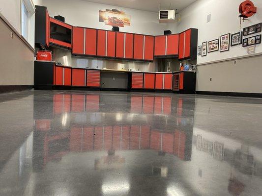 Polished concrete - onyx color - full polish