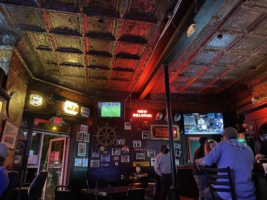 Cool tray ceiling