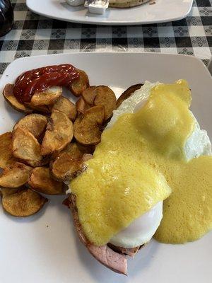 Traditional Eggs Benedict