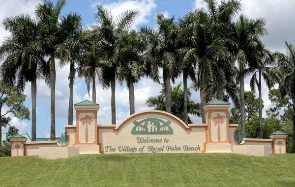 Royal Palm Beach, a cozy community just outside of West Palm Beach and Loxahachie Groves