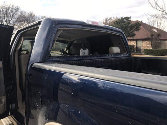 2006 Ford F150 3 piece back glass replacement.