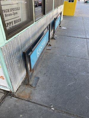 there outside dining area is so dirty and smells it can't cost that much to clean this restaurant property you guy fell off!