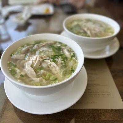 Small, northern style chicken pho