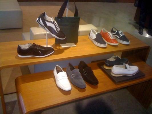 Men's sporty footwear & accessories