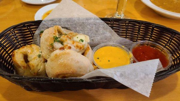 Excellent Garlic Rolls...Must Have!