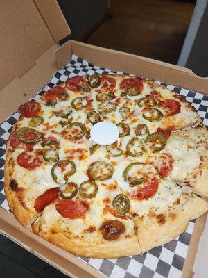 Pepperoni jalapeño white sauce!!