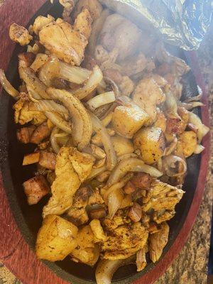 A pic of the Chicken Fajitas Hawaiian.