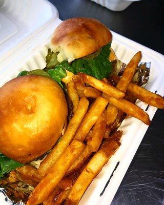 Oklahoma BBQ sliders w/ season fries