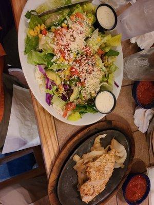 Chicken fajita salad, bland