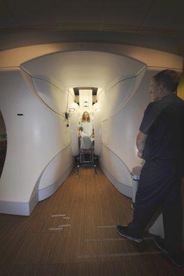 Open Upright MRI for patients with claustrophobia!