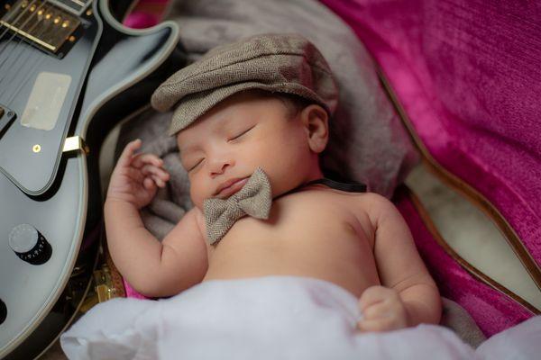 30 Day Newborn Portrait by Willy Sanjuan