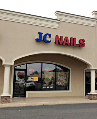 Strip mall nail salon AND childcare center! It's a Twofer!