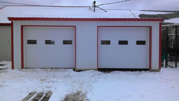 Short panel garage door, w/ windows