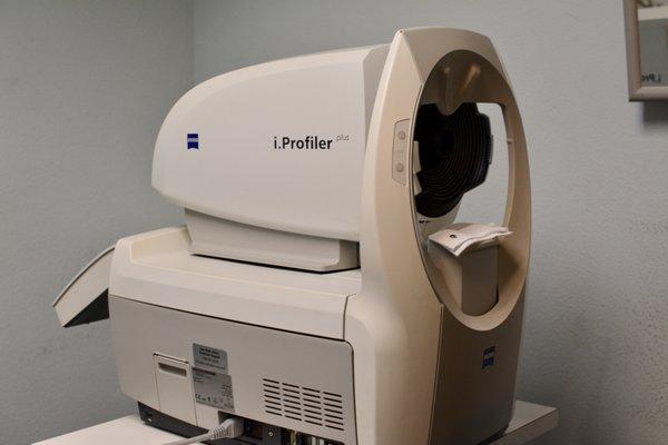 i.Profiler machine by Zeiss to get the most precise measurements of your eyes.