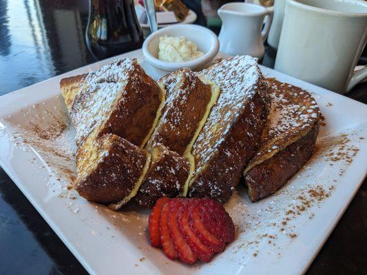 Cinnamon French Toast with homemade mascarpone