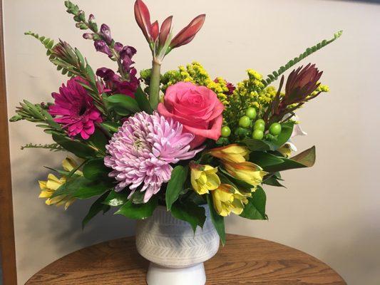 Medium vase bouquet