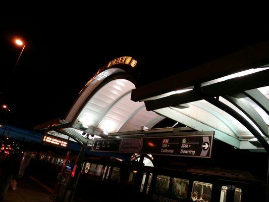 Middle awning over the northbound platform.