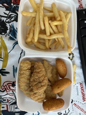 Chicken strip box ... would pass on this next time