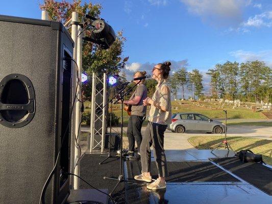 Worship leaders Chelsea and Jacob Hamilton