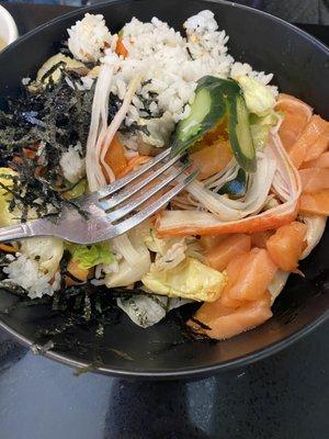 Tuna poke bowl with salad.