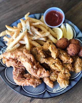 Chicken Finger Basket Dozen Fried Oysters - my favorite