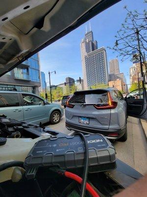 Need a battery jump start in Chicago? From a car battery replacement in Chicago at home to a battery jump start Downtown. Call / Text now!