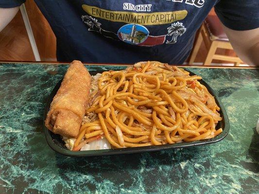 Pork lo mein