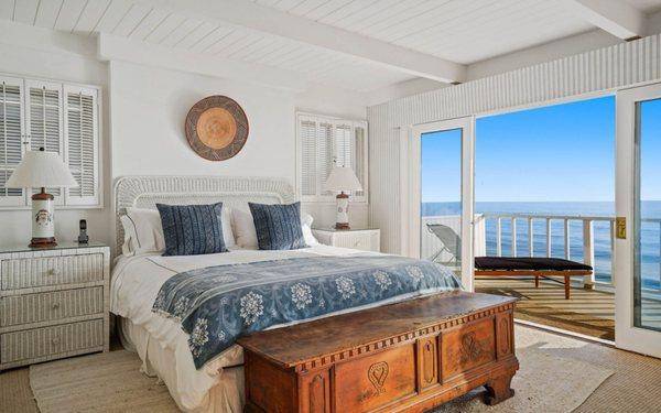 Malibu Coastal Real Estate Photo by Revepix. $20 Million Dollar House