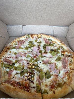 Ham and Green Chile pizza